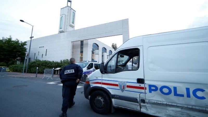 มือปืนกราดยิงที่มัสยิดในฝรั่งเศส